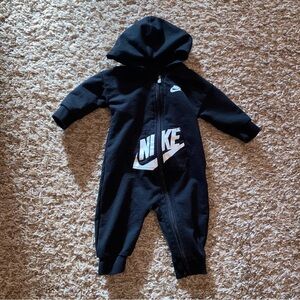 BABY NIKE OUTFIT 6 MONTHS